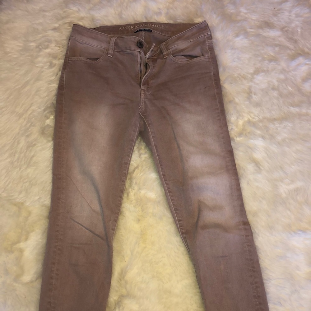 American Eagle, light pink jeggings.